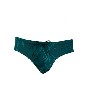 Geef je zomerse look een vleugje uitgesproken elegantie met het BIKKEMBERGS herenzwempak model Sleepo. Gekenmerkt door een ingetogen en geraffineerd patroon, heeft ditzwempak heeft een effen ontwerp dat opvalt door zijn essentie.