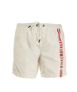 Verleihen Sie Ihrem Sommerlook einen Hauch von sportlicher Eleganz mit dem Modell Medium Boardshort von BIKKEMBERGS. Dieses unifarbene Modell ist mit der markantenLogo-Grafik auf dem rechten Bein verziert und bietet einen unaufdringlichen, aber erkennbaren Stil. Perfekt für den Mann, der ein einfaches, aber auffälliges Design sucht.