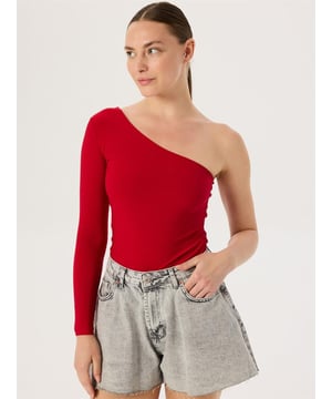 Einärmeliger Body mit offener linker Schulter.

Material: Hergestellt aus Stoff mit 96 % Polyester und 4 % Elasthan.

Maße des Models: Sie trägt Größe S, ist 179 cm groß und hat die Maße 88/65/92 cm.