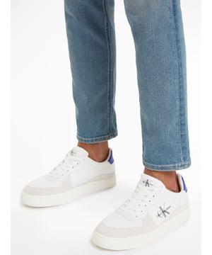 Calvin Klein CLASSIC CUPSOLE Mens Trainers Bright White/Sapphire Blue

 Upper Material: Leather/Suede

Lining Material: Polyester

Sole Material: Rubber

Closure/Fastening: Lace-Up

Features: Comfort,Breathable

Toe Shape: Round

Shoe Width: Regular

Item Weight: 1 KG

Heel Height: Flat (Under 2.5cm)

Shoe Shaft Height: Low Top

Trainer Style: Casual

Gift Boxed: No
Product Code: YM0YM0103301S