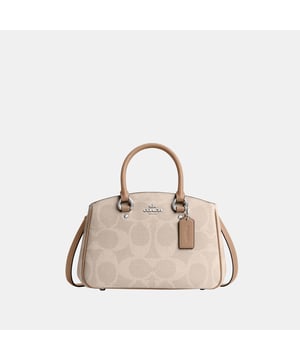 Savannah Small Carryall in Maxi Signature Canvas, Four protective feet at base, Inside multifunction pocket
 Center zip compartment,  Length: 28.50 cm,  Width: 10.00 cm,  Height: 18.00 cm