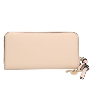 Größe 
B19 cm × H9,5 cm × T2 cm

Material: Genarbtes Kalbsleder und glänzendes Kalbsleder Maße: Breite: 20 mm, Länge: 190 mm, Höhe: 95 mm