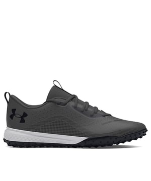 Heren Under Armour Shadow 2.0 Turf voetbalschoenen in grijs.- Superzacht en duurzaam synthetisch bovenwerk.- Vetersluiting.- Ultra-responsieve Charged Cushioning® middenzool.- EVA inlegzool.- Iconisch Under Armour logo.- Rubberen zool.- Ref: 3027237101