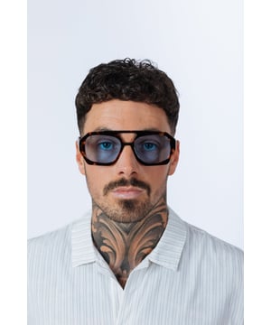 Frame Colour: Tortoiseshell
Lens Colour: Blue
Material: PC Lens PC Frame
One Size
SKU: SG2500320
UV 400 PROTECTION 
LENS FILTER CATEGORY 2