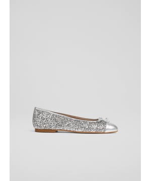 No wardrobe should be without a classic kitten heel. Cue Audrey, our much-loved kitten heel courts. Crafted in Spain from super-soft paprika-hued suede, this LKB sigture style has a pointed toe, a sleek silhouette and a 55mm kitten heel. Stylish and wearable, Audrey makes a timeless addition to any shoe collection.