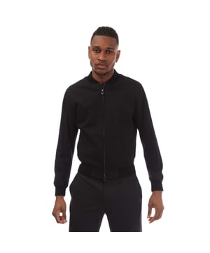 Heren BOSS C-Hanry Bomberjack in zwart.- Bomberkraag.- Volledige ritssluiting.- Zijzakken.- Binnenzak.- Geribde manchetten en zoom.- 68% Katoen 32% Polyester.- Ref: 50468909001