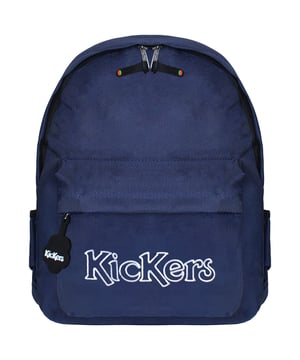 Entdecken Sie die vielseitige Kombination aus Stil und Funktionalität mit dem Kickers Pluto Blue Rucksack. Dieser Rucksack ist für Alltagsabenteuer und die Organisation unterwegs konzipiert und bietet ein geräumiges Hauptfach, clevere Aufbewahrungsmöglichkeiten und ein leuchtend blaues Finish, das jedem Outfit einen Hauch von Farbe verleiht. Ob für die Schule, die Arbeit oder einen Wochenendausflug – der Kickers Pluto Blue Rucksack bietet Robustheit und moderne Ästhetik. Hauptmerkmale: Geräumiges Hauptfach: Großzügig bemessen für alles Wichtige – Bücher, Gadgets und mehr – und sorgt so den ganzen Tag über für Ordnung. Clever organisiert: Mehrere Taschen und Fächer bieten Platz für kleinere Gegenstände, sodass alles seinen Platz hat. Robuste Konstruktion: Hergestellt aus hochwertigen Materialien, die dem täglichen Verschleiß standhalten und eine lange Lebensdauer gewährleisten. Ergonomischer Komfort: Gepolsterte Schultergurte und ein stützendes Rückenteil sorgen für Komfort bei längerem Tragen. Leuchtendes Blau: Ein auffälliges Blau, das Ihrem Stil eine moderne, dynamische Note verleiht. Werten Sie Ihren Alltag mit dem Kickers Pluto Blue Rucksack auf – hier trifft Funktionalität auf modernes Design für ein wahrhaft dynamisches Accessoire.