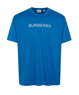 100% algodón; Camiseta Burberry Harriston;  Modelo: 8065395 1002;  Mano de obra de alta calidad;  100% algodón orgánico;  cuello redondo;  manga corta;  Estampado de logotipo en relieve en el pecho.