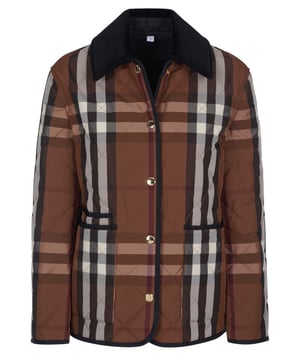 100% poliamida; Chaqueta Burberry Dranefeld;  Modelo: 8060487 1005;  Mano de obra de alta calidad;  Cuello Kent fabricado en pana;  Tapeta de botones con 5 broches a presión;  Tres bolsillos delanteros;  Acolchado con forro ligero;  Detalles del logotipo de Burberry