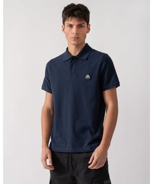 Elevate your wardrobe with this classic polo, featuring a small rubber logo patch on the front. Crafted for both style and comfort, it's a versatile addition to any outfit.




Rib Knit Collar
Button Closure on Front
Triangle Patch with Matte Silver Logo
Regular Fit

100% Cotton
M34MT712



 