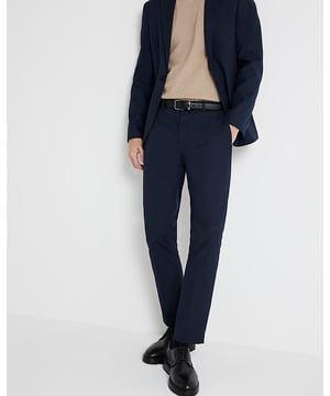 Stretch skinny fit, Hook and zip fastening, Front slip pockets, Back welted pockets, Belt loops, Made with at least 30% recycled polyester