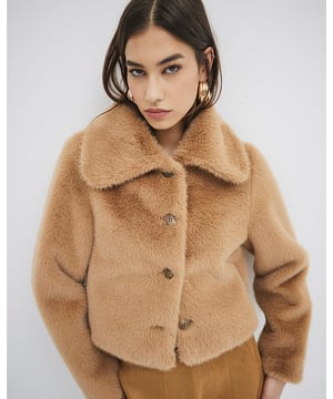 Faux fur fabric, Collared, Buttoned fastening, Long sleeved