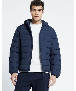 Regular fit, Padded, Hooded, Long sleeves, Side slip pockets, Zip fastening