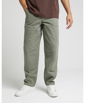 Regular fit, Patch detail, Pockets, Belt loops, Button and zip fastening