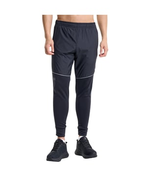 Herenbroek Under Armour Armour Fleece Storm. Armour Fleece® is licht, ongelooflijk warm en heeft precies de juiste hoeveelheid stretch. UA Storm is waterafstotend en bijna gewichtloos. Samen hoef je nooit meer binnen te trainen.- UA Storm-technologie stoot water af zonder in te leveren op ademend vermogen.- Armour Fleece® is licht, ademend en rekbaar voor superieure beweeglijkheid.- Zachte geborstelde binnenlaag houdt warmte vast om je warm en comfortabel te houden.- Waterbestendige geweven overlays voor extra duurzaamheid en bescherming.- Elastische tailleband met interne trekkoordverstelling.- Veilige handzakken met rits.- Gebruikt een fluorvrije waterafstotende behandeling.- De hoofdstof bevat minimaal 90% gerecycled polyester, met uitzondering van sierranden en versieringen. Ref: 1373784001.