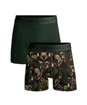 De Boxershorts/Onderbroeken van Muchachomalo zitten als gegoten en zijn gemaakt van hoogwaardig katoen. Een zachte elastische logotailleband van microvezelstof zorgt voor extra comfort. Specificaties •	Normale Pasvorm •	Vlakke gestikte naden voor extra comfort •	Zachte Waistband met het Muchachomalo Logo Onderhoud •	Wassen op 30 graden •	Niet in de droger •	Strijken op matig warme stand (2 stippen) Waarom Muchachomalo? Muchachomalo werkt alleen met fabrieken die BSCI en OEKO-TEX gecertificeerd zijn. Deze fabrieken hebben als doel arbeidsomstandigheden continu te verbeteren. Zij strijden voor het recht op het vormen van een vakbond, veilige werkomstandigheden en zijn tegen dwang- en kinderarbeid. Ook stellen zij consumenten en bedrijven in staat om zelf verantwoordelijke beslissingen te nemen die onze planeet beschermen voor de toekomstige generaties.