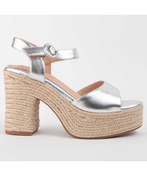 Heeled sandals for women. 100% natural leather insole. Comfortable fit. Manufactured by other brands for our brand. Approximate measurements: 12 cm heel and 4 cm platform