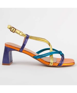 Heeled sandals for women. 100% natural leather insole. Comfortable fit. Manufactured by other brands for our brand. Approximate measurements: 6 cm heel