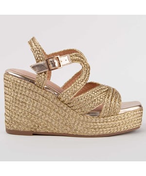 Espadrille Wedges für Damen. Einlegesohle aus 100% natürlichem Leder. Bequemer Sitz. Hergestellt von anderen Marken für unsere Marke. Ungefähre Maße: 9 cm Keil und 3 cm Plattform.