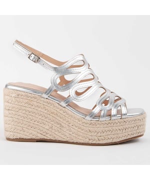 Espadrille Wedges für Damen. Einlegesohle aus 100% natürlichem Leder. Bequemer Sitz. Hergestellt von anderen Marken für unsere Marke. Ungefähre Maße: 8 cm Keil und 3 cm Plattform