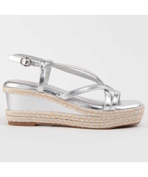 Espadrille Wedges für Damen. Einlegesohle aus 100% natürlichem Leder. Bequemer Sitz. Hergestellt von anderen Marken für unsere Marke. Ungefähre Maße: 7 cm Keil und 3 cm Plattform.