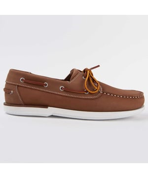 Purapiel garantie, 10 jaar garantie. Casual bootsschoenen voor heren. Gemaakt van 100% natuurlijk leer, vrij van Chroom VI. Gemaakt van de hoogste kwaliteit materialen. Handgenaaid. Antislip rubberen zool. Gemaakt door andere merken voor ons merk