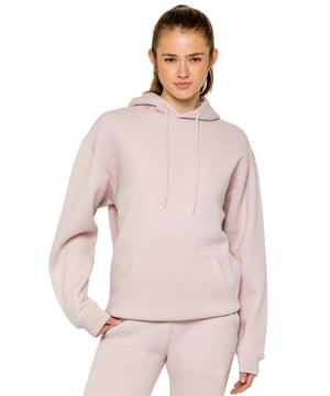 Dieser Pullover-Hoodie von Enzo bietet verlängerte Ärmel und praktische Taschen, um Ihre Wärme und Bequemlichkeit zu gewährleisten. Perfekt für sowohl informelle als auch formelle Anlässe bietet dieser geräumige Hoodie ausreichend Bedeckung für Ihren Körper. Dieses übergroße und fleecegefütterte Essential ist komplett mit einem Pullover-Design, gerippten Handgelenken und einer Kapuze für einen Hauch von Raffinesse. Außerdem ist es für Ihre Bequemlichkeit leicht maschinenwaschbar.