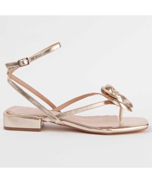 Casual sandals for women. 100% natural leather insole. Comfortable fit. Manufactured by other brands for our brand