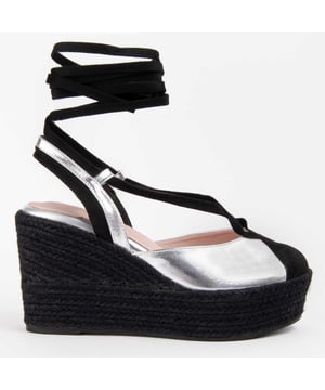Wedge espadrille for women. 100% natural leather insole. Comfortable fit. Manufactured by other brands for our brand. Approximate measurements: 8 cm wedge and 3 cm platform