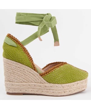 Espadrille met hak voor dames. Inlegzool van 100% natuurlijk leer. Comfortabele pasvorm. Gemaakt door andere merken voor ons merk. Ongeveer afmetingen: 8 cm hak en 2 cm platform