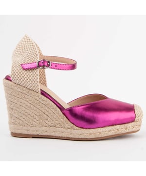 Espadrille met hak voor dames. Inlegzool van 100% natuurlijk leer. Comfortabele pasvorm. Gemaakt door andere merken voor ons merk. Ongeveer afmetingen: 8 cm hak en 2 cm platform