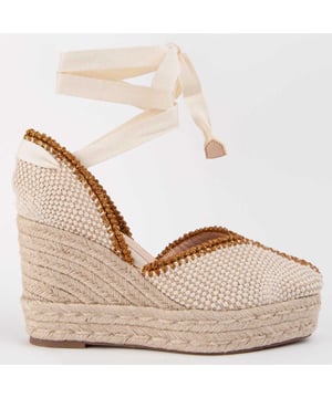 Wedge espadrille for women. 100% natural leather insole. Comfortable fit. Manufactured by other brands for our brand. Approximate measurements: 8 cm wedge and 2 cm platform