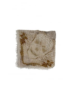 Alexander McQueen weißer Schal.Braunes Schädelmotiv.Ausgefranste Grenze.85% Viskose, 15% Seide.Made in Italy.