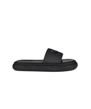 Slyder Moncler Slippers.Zwarte kleur.3D Moncler-logo op de voorkant.Dikke rubberen zool.Gemaakt in Italië.