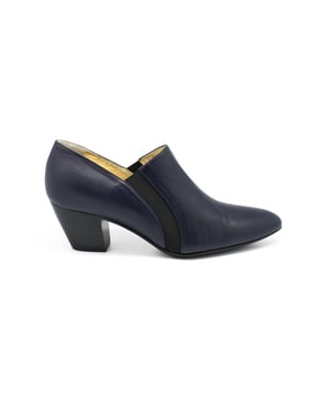 Walter Steiger Seventy Eight dubbelzijdige elastische laarzen van blauw leer.Hak 5 cm.Leren zool.Gemaakt in Italië.
