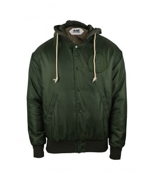 Chaqueta bomber con capucha Autry de nailon verde.Logotipo bordado tono sobre tono en el pecho.Logotipo blanco bordado en la espalda.Capucha con cordón verde claro.Cierre delantero con automáticos.Bolsillos laterales.Mangas largas.Puños de canalé elástico.