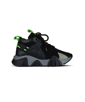 Sneakers Versace Squalo en piel negra.Suela de goma gruesa gris y negra.Letras Versace en la lengüeta.Inserciones de gamuza negra y gris.Firma de Gianni Versace.Detalles en verde fluorescente.Cierre con cordones.Punta redonda.100% cuero.Made in Italy.