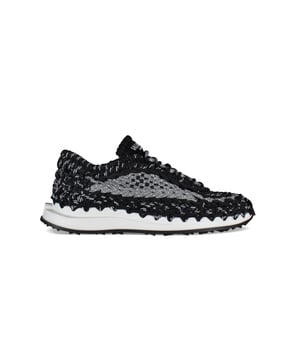 Gehaakte outdoor-sneakers van Valentino Garavani.Handgemaakt van gerecyclede stof en geweven grijs en zwart.Inzetstukken van zwart suède.Rubberen Valentino-logo op de tong.Rubberen zool.Made in Italy.