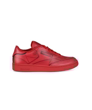 Sneakers project 0 Club C Reebook x Maison Margiela.In rood leer.Grafische print.Logo gedrukt op de zijkant.Tong met logopatch.Vetersluiting.Rubberen buitenzool.