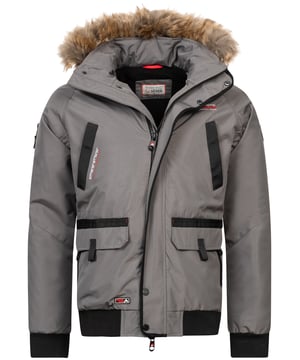 Arctic Seven winterjas voor heren - wind- en waterafstotende jas met afneembare capuchon en kraag van imitatiebont

Dit hoogwaardige winterjack van Arctic Seven uit de Arctic Explorer collectie is een echte allrounder voor koude dagen. Het robuuste, waterafstotende buitenmateriaal beschermt tegen vocht, terwijl de zachte fleecevoering voor behaaglijke warmte zorgt. De afneembare capuchon en kraag van imitatiebont bieden flexibiliteit en stijl.

Wind- en waterafstotend - robuust polyester buitenmateriaal

Afneembare kraag en capuchon van imitatiebont - gevoerd met warme fleece stof

Hoge kraag en windbeschermingsstrip – optimale bescherming tegen de kou

6 buitenzakken en 2 binnenzakken - veel opbergruimte voor persoonlijke spullen

Grote ritstrekkers en logodetails - gemakkelijk vast te pakken, zelfs met handschoenen

Geribbelde manchetten aan de mouwen - voor extra bescherming tegen de wind

Materiaal:

Materiaal buitenkant: 100% polyester

Materiaal binnenkant: 100% polyester (met warme fleece voering)

Voering en vulling: 100% polyester

Imitatiebont: 100% polyester