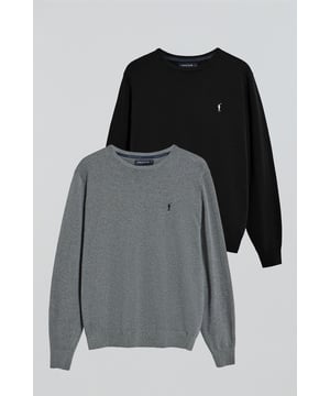Eleganz ist Ihnen sicher mit unserem Pack mit zwei Herrenpullovern in Schwarz und Grau meliert mit Rundkragen aus Baumwolltrikot. Seine reguläre Passform passt sich allen Körpertypen an. Rippbündchen an Kragen, Ärmeln und Taille sorgen für einen perfekten Sitz. Das dezente marineblaue Nahtband am Kragen mit eingraviertem Polo Club Logo unterstreichen die Eleganz dieses Pullovers. Charakteristische Stickerei unseres Rigby Go-Logos in Kontrastfarbe auf der Brust. Kombinieren Sie ihn mit einer Jeans für einen legeren Look oder einer Chinohose für ein eleganteres Outfit.