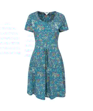 50% Katoen, 50% Viscose. Ontwerp: Volledig Bedrukt, Bloemig. Stoftechnologie: Lichtgewicht, Zacht, UV-Bescherming. Halssluiting: Ronde Hals. Mouwtype: Korte Mouwen. Zakjes: 2 Zijzakken. Zonnebeoordeling: UPF 40+. 10 UK: 35 inch. 12 UK: 37 inch. 18 UK: 44 inch.