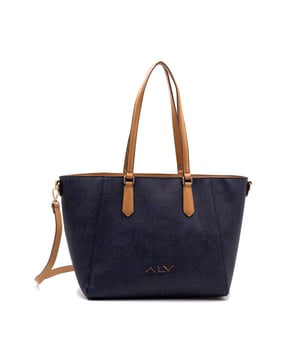 Bolso bandolera para mujer. El cierre es con cremallera. Los bolsillos internos son dos con cremallera y dos abiertos. Los bolsillos externos están ausentes. La bandolera es ajustable en piel. El mango es de cuero. Hay un compartimento interno. El material externo es 100%PU. Internamente es 100% Poliéster. Medidas: 44x16x28 cm. Producto de moda