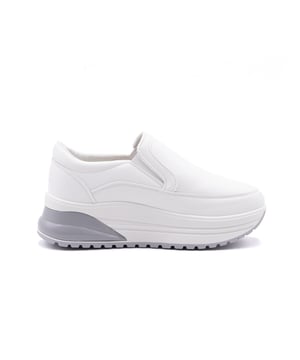 Zapatillas de mujer. El cierre es con cordones. Faltan bolsillos internos. Los bolsillos externos están ausentes. Falta la correa para el hombro. Falta el mango. Los compartimentos internos están ausentes. El material exterior es 100% Poliéster. Internamente es 100% Poliéster. Medidas: 36 cm. Producto de moda