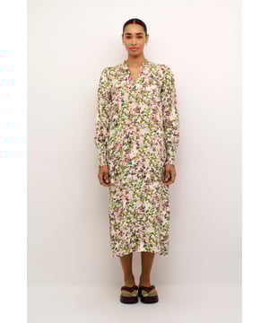 Relaxed fit,Midi-Länge,Lange Ärmel  Schonwäsche 30°, Nicht bleichen, Nicht im Trockner trocknen, Tropnass aufhängen im Schatten, Warm bügeln max. 150° C, Professionelle Reinigung.  50% Viskose,50% Viskose (LENZING™ ECOVERO™)