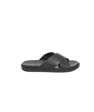 als man Sandalen zonder sluiting. ontbrekende binnenzakken. afwezige externe zakken. ontbrekende schouderband. ontbrekend handvat. ontbrekende binnenvakken.  extern materiaal. afwezig interieur. Afmetingen: 40 cm. Modeproduct