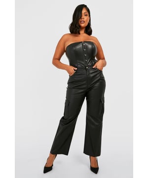 We've got your dream jeans covered with this latest pair from our plus size jeans collection. Made from a rigid denim that can be dressed up or down, these wardrobe staples are made with extra fabric to ensure the perfect fit. Pair with a relaxed-fit hoodie for off-duty days or team with a sparkly top and statement heels for a killer jeans-and-a-nice-top combo. Want more inspo? When it comes to versatile denim, plus size high waisted jeans are a perfect to show off your curves and flatter your waistline, just wear them with cropped jumpers or oversized t shirts. Style: Cargo JeanFabric: Denim