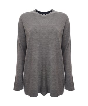 The Paul Smith Women's Sweater in grey is made from 100% wool, providing luxurious warmth and comfort. This sweater is a perfect choice for staying cozy during colder months while maintaining a chic appearance.