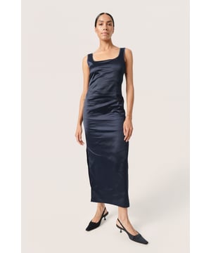 Slim fit,Lengte net boven de enkel,Schouder bandjes  Fijne was 30°, niet bleken, niet in de droger drogen, Druipnat ophangen in de schaduw, koud strijken max. 110° C, Droogreiniging  96% Polyester,4% Elastaan