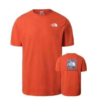 The North Face 24/7 Red box Regular T-Shirt. Engineered comfort you can trust, whether out adventuring or worn in a more casual setting. Short-sleeved tee from The North Face equipped with a stretchy rib crew neck collar for a great snug versatile feel, straight cut hem, The North Face left chest branding and large box logo and ‘Never Stop Exploring’ graphics to reverse